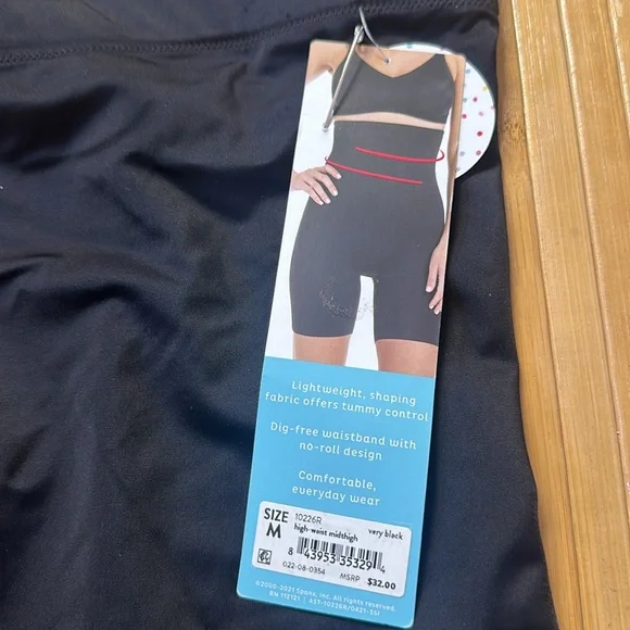 NWT- ASSETS by SPANX black SHAPING
HIGH-WAISTED MID-THIGH SHORT M/Med - Picture 6 of 7